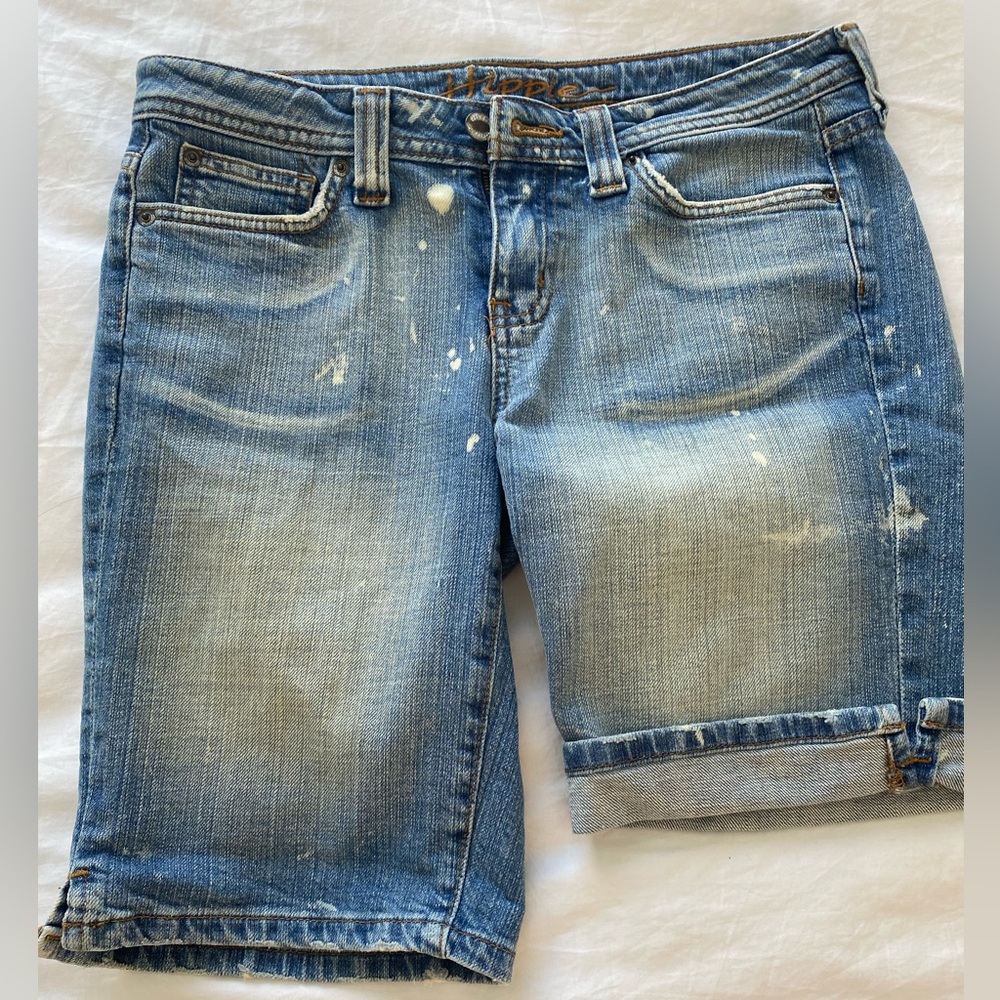 Hippie slightly distressed rollup-jean short. Size 5